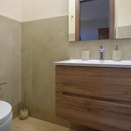 2 Bedroom Cozy In *